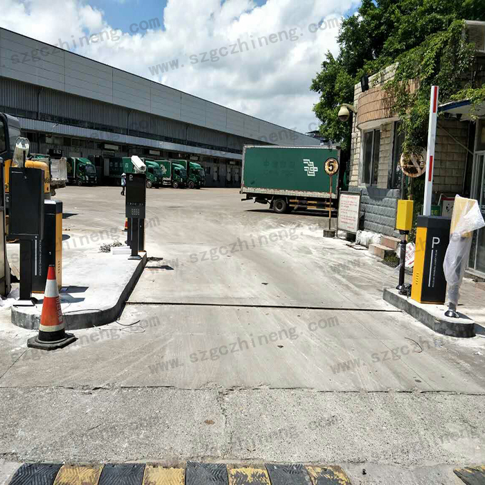 廣西省柳州市柳南區(qū)航鷹大道郵政車(chē)牌識(shí)別